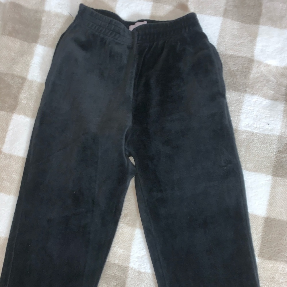 Velvet like fabric sweatpants.